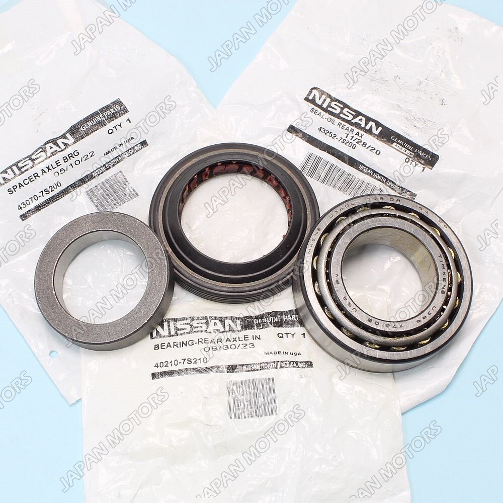 エラ OEM Nissan TITAN XTERRA Rear Drive Axle Shaft Bearing Inner Spacer