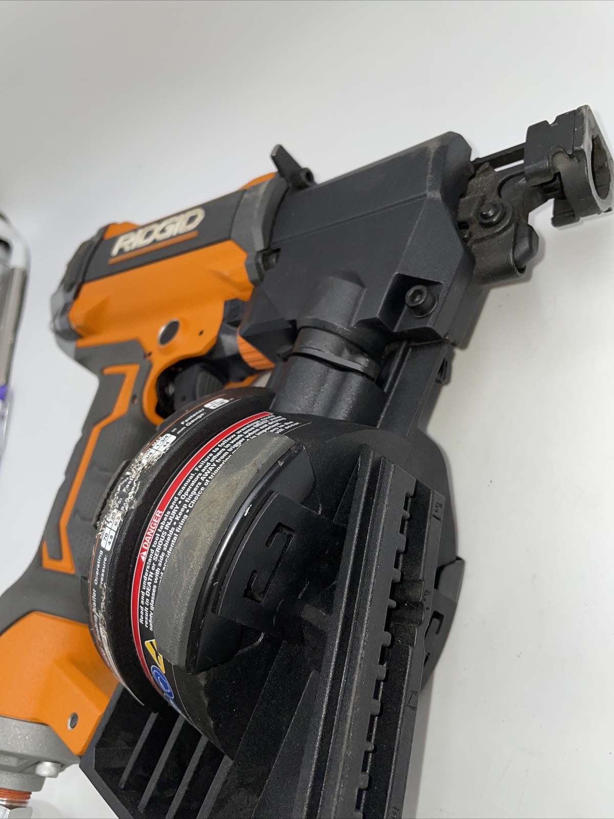 RIDGID Pneumatic Roofing Nailer R175RNF Air Nail Gun 3/4 13/4 In