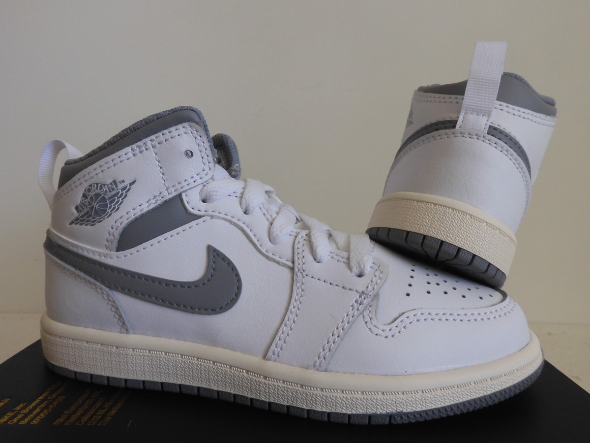 【新品未使用】NIKE WMNS AIR JORDAN 1 MID NEW AUTHENTIC NIKE AIR JORDAN 1 MID 