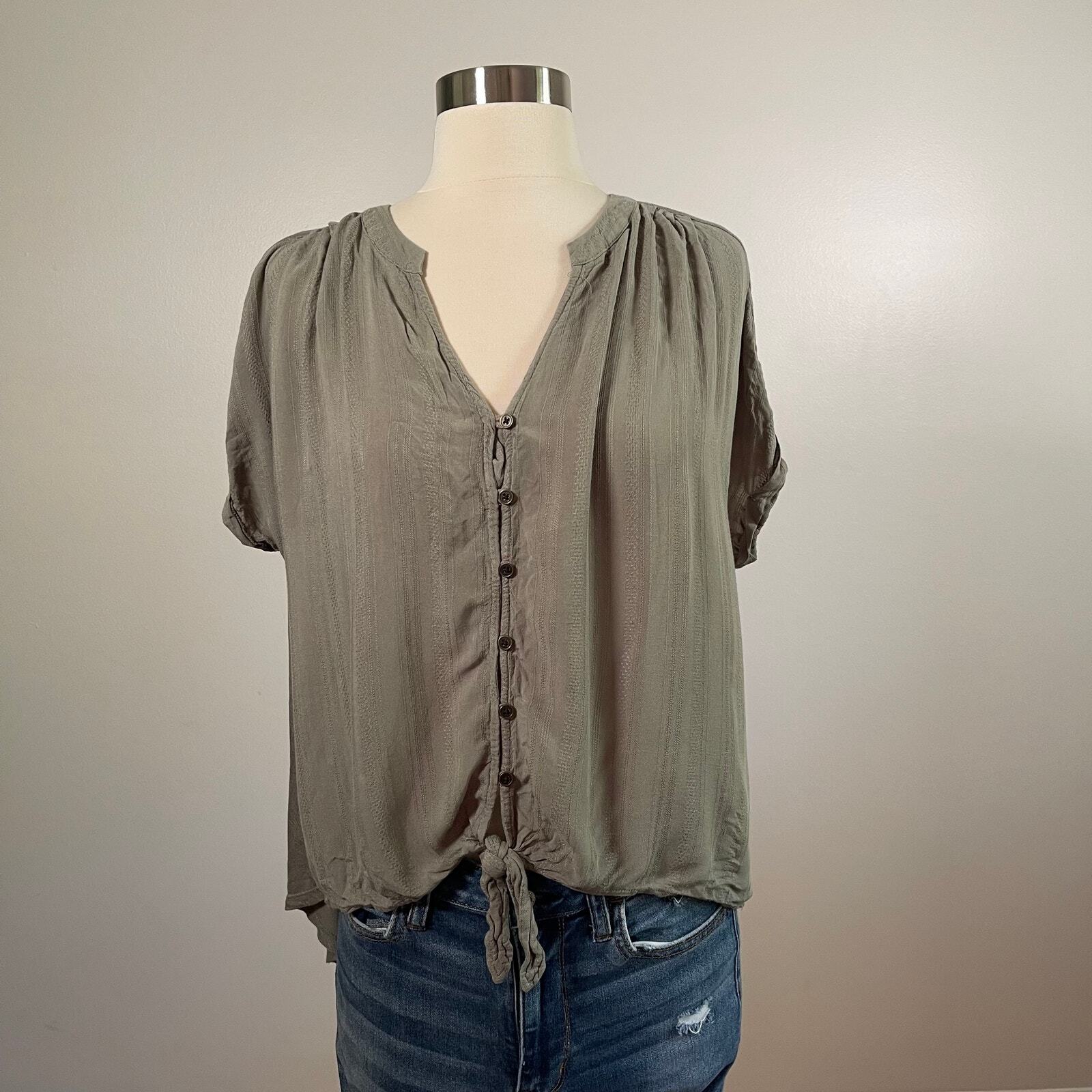 Universal Thread • Olive Green Button Front Tie Blouse Women's L