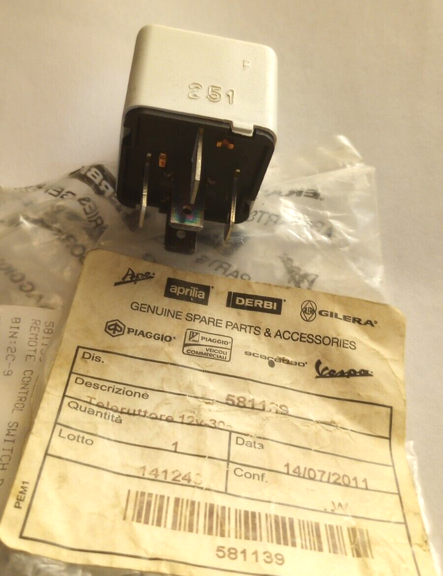 Piaggio, Vespa Remote Control Switch B125/200 NOS 581139 (L-7285