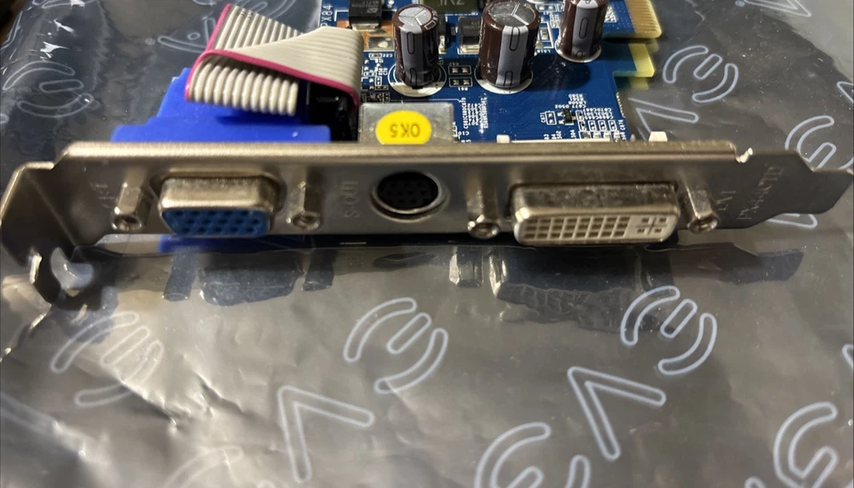nVidia GeForce 7200GS 256MB DDR2 DVI VGA S-Video PCI-E SFPX84 Rev A3.1 - Vintage - Image 4 of 4