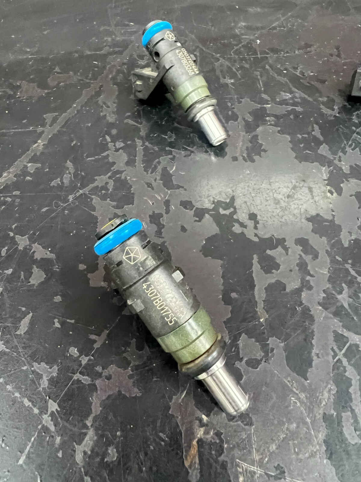 GEN 3 (20032006) DODGE VIPER FUEL INJECTOR OEM USED eBay