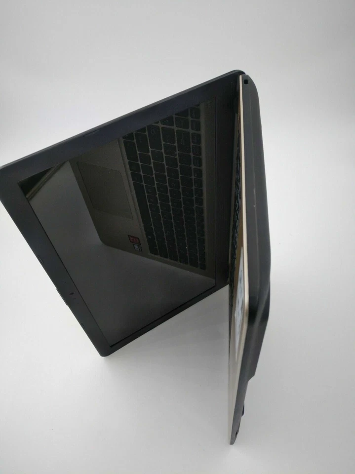 Portátil Asus X540L, AMD, 4 GB RAM, 500 GB HDD. Foto 4 de 4