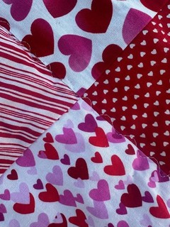 FINE VINTAGE COUNTRY FARMHOUSE VALENTINE'S DAY RED WHITE & PINK HEARTS QUILT NR