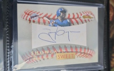2000 Fleer Showcase - Sweet Sigs Tony Gwynn #3 SS (AU) Auto On Sweet Spot 