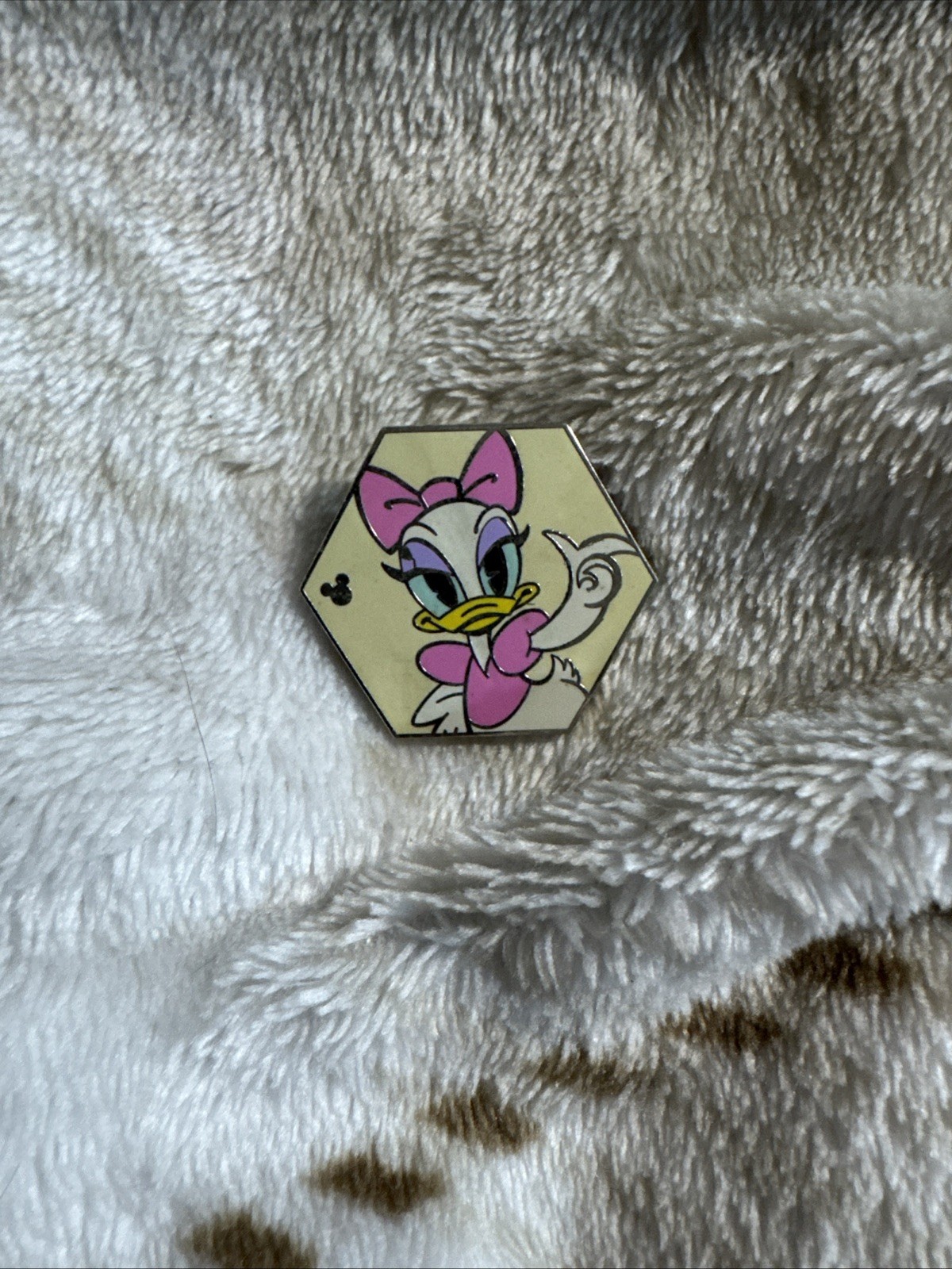 2019 Disney Hidden Mickey 5/6 Pin Shapes Animated Shorts Hexagon Daisy Duck