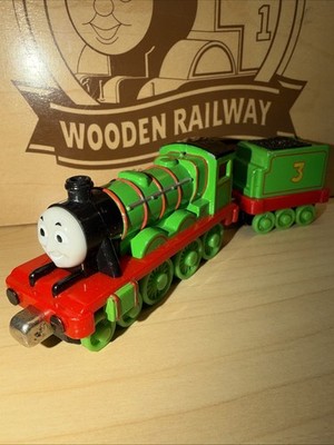 HENRY  ! THOMAS FRIENDS TRAIN !  TAKE  ALONG N PLAY DIECAST 2009 ! GREEN  #3