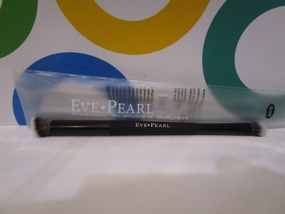 EVE PEARL ~ CREASE BLENDER BRUSH # 205