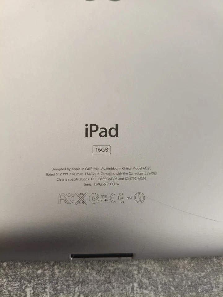 Apple iPad 2 16GB, WLAN, 24,64 cm, (9,7 Zoll) - Schwarz - Bild 2 von 3