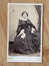 Photo Carte CDV Portrait femme mode 1860 J.Tabit ? tampon encre verte illisible