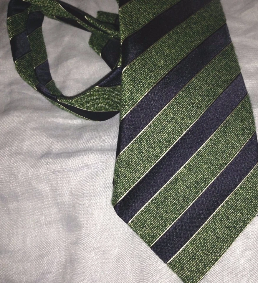  Corbata de seda/cachemira Cesare Attolini hecha a mano en Italia Foto 2 de 4