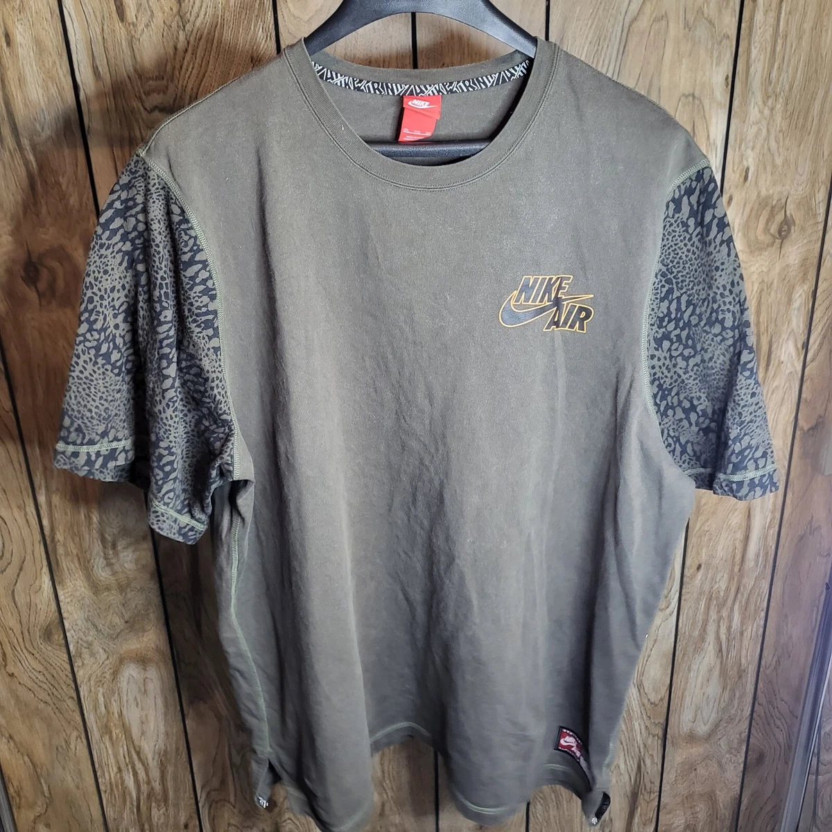 Nike animal hotsell print top