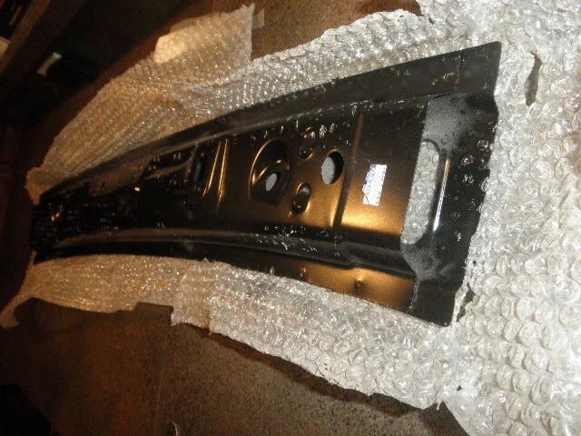 NOS Genuine OEM Volvo#9461195 Factory Front Lower Windshield Panel 1999-2006 S80 - Изображение 4 из 4