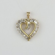 Pretty 10k Yellow Gold, 1.0 Carat Diamond Women's "Heart" Necklace Pendant