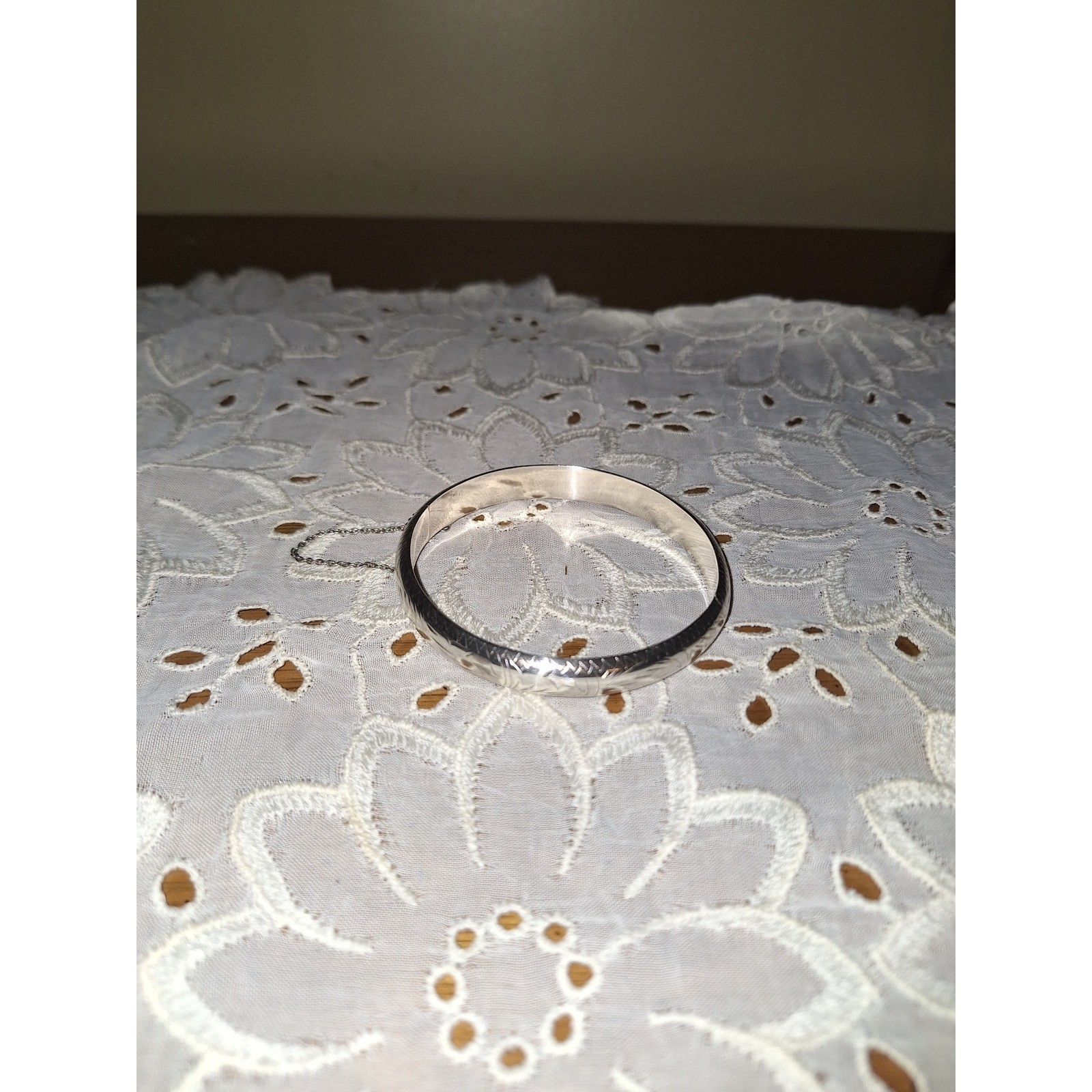 Vintage Sterling Silver Etched Floral Bangle Bracelet 925 Hinged Safety Chain