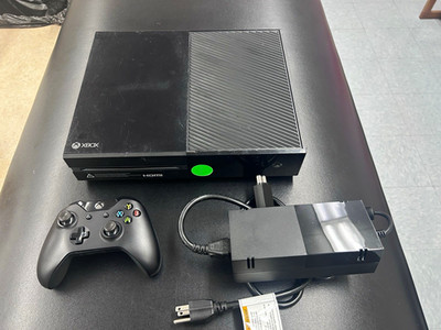 Microsoft Xbox One 1540 with controller and power supply!