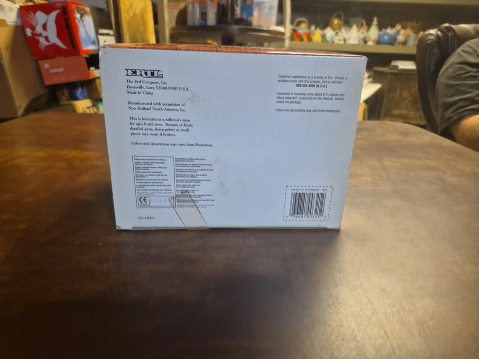 ERTL New Holland 100th Anniversary Engine 1/8 Scale Die Cast Metal 321DO Red - Image 3 of 4