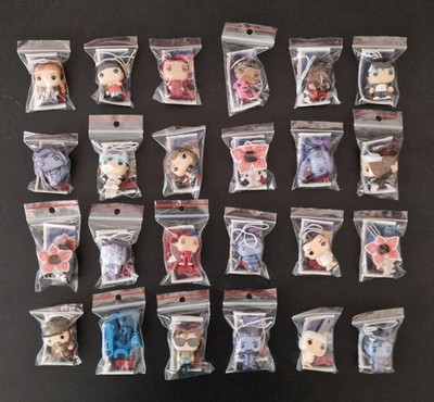 Ganze Sammlung Stranger Things Kinder Joy inkl. BPZ und Schnur
