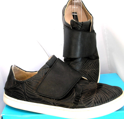 WOMEN OLUKAI PEHUEA LOUPILI BLACK LEATHER SNEAKER W/ HOOK & LOOP  CLOSE  7/37 M