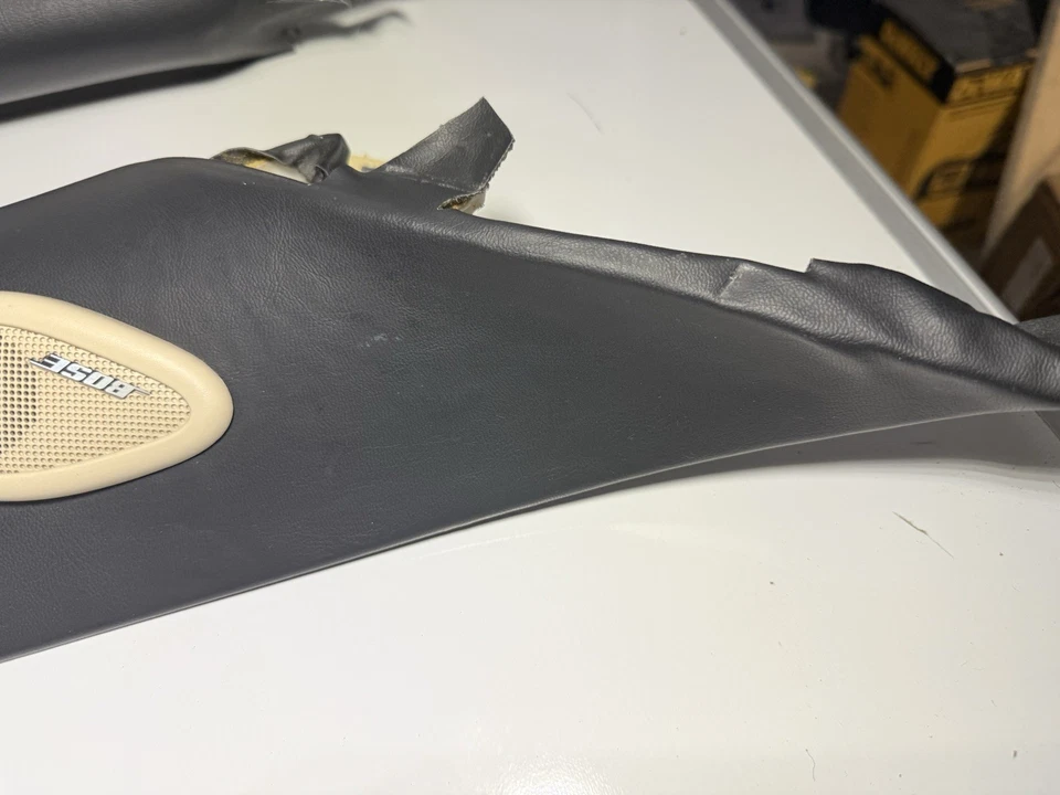 07-14 Tahoe Suburban Yukon Avalanche Escalade A Pillar Windshield Trim Bose - Imagem 4 de 4