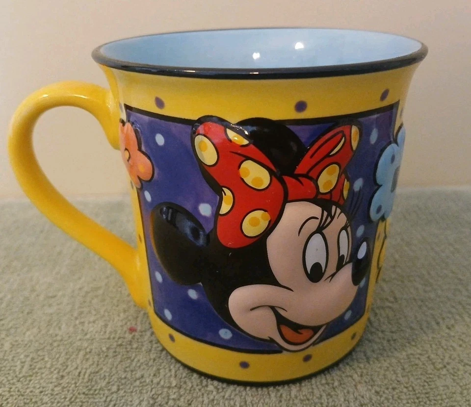 Taza de café en relieve 3D The Disney Store Minnie Mouse 4" Foto 2 de 4