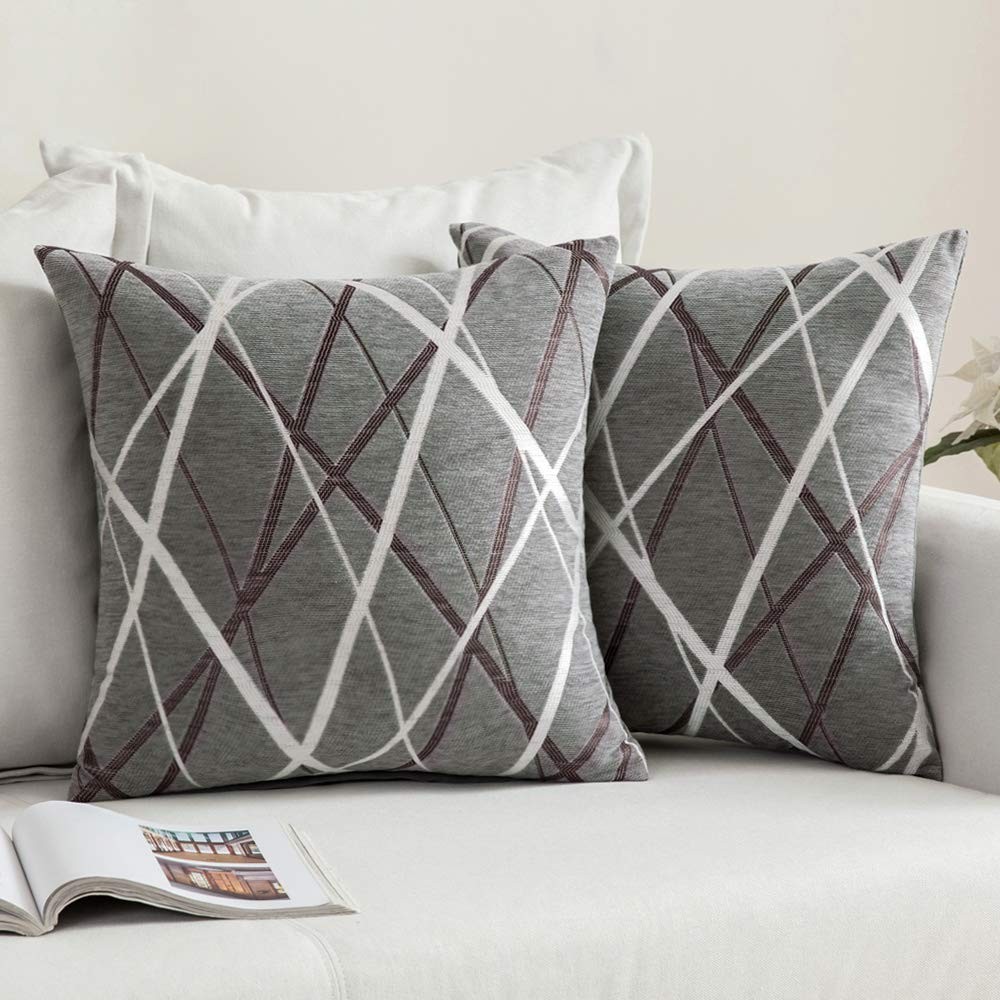 Housses de coussins déco beige en chenille 45x45 cm pour une ambiance cocooning