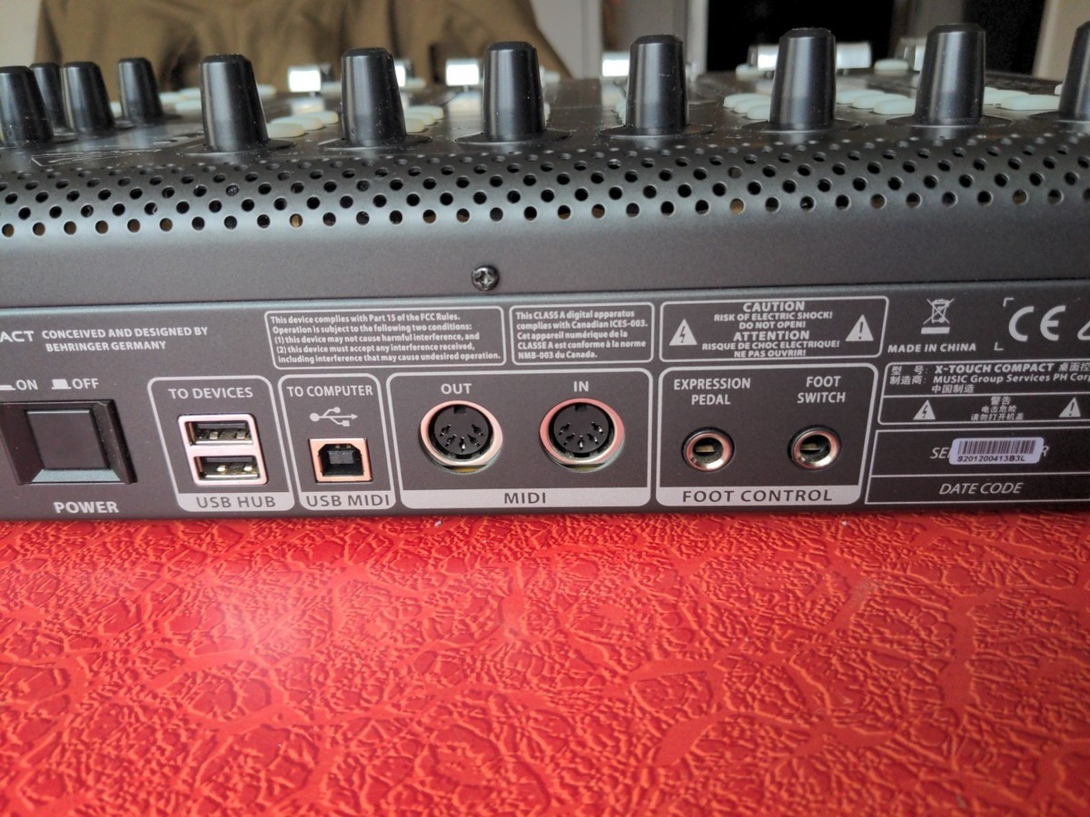 Behringer X-Touch Compact Universal Control Surface Music