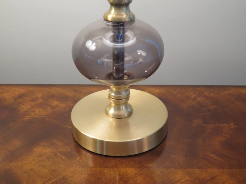 LF31089EC: Par de lámparas de mesa de vidrio ahumado de diseño moderno SAFAVIEH Foto 4 de 4