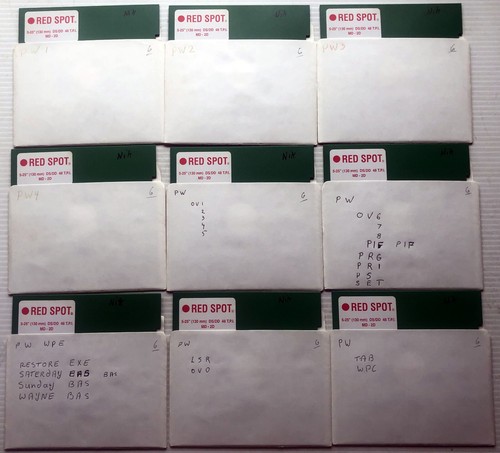 Bulk Lot of 9 x Red Spot Green 5.25" 1.2MB Used Floppy Disks in Sleeves DS/DD - 第 1/2 張圖片