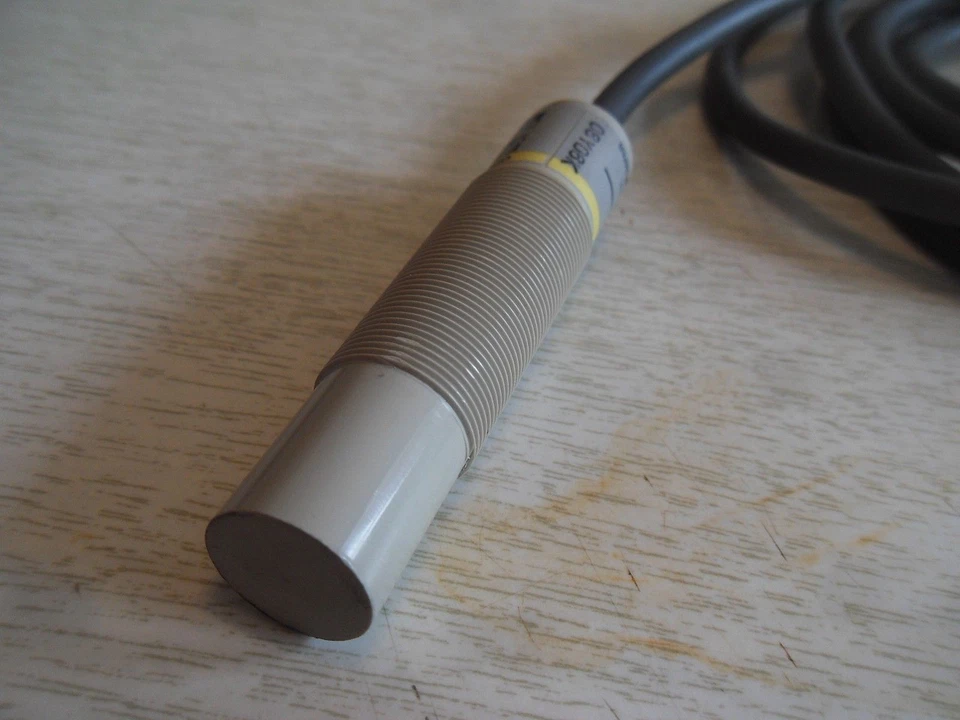 Omron E2K-X8MF1 Proximity Sensor - Image 3 of 4