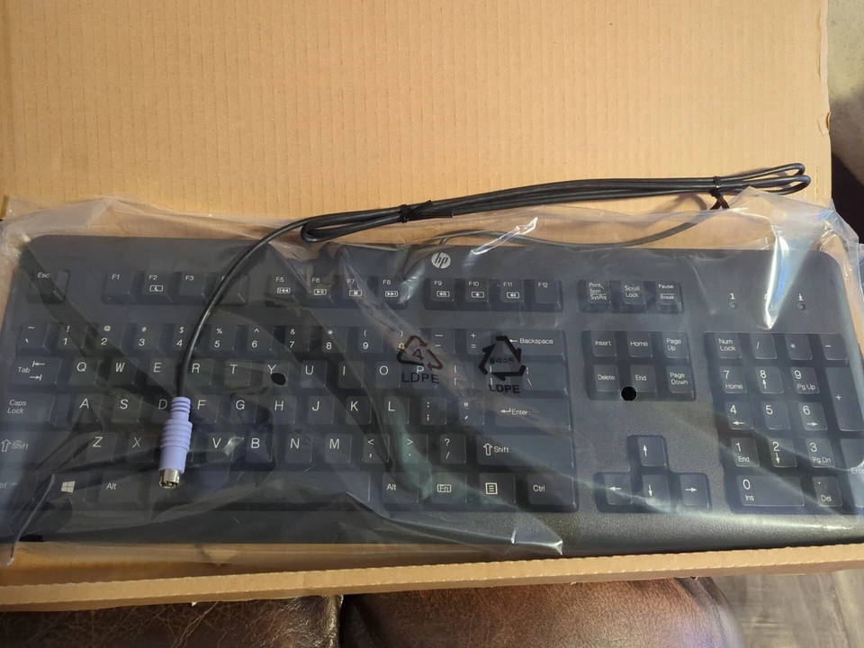 HP OEM Genuine Wired PS/2 - Keyboard - Black - 672646-003 KB-1156 NEW - Image 2 of 3
