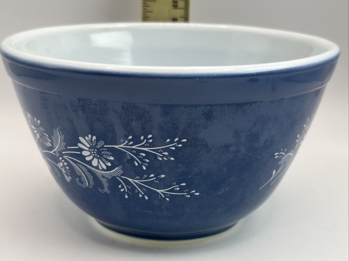 Pyrex Cenicienta Colonial Mist 401 Azul Blanco Flor Mezclador 750 ml Vintage - Imagen 8 de 16