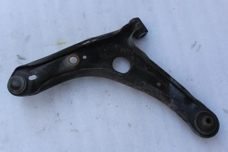 Toyota MR2 SPYDER 2000 pasajero derecho brazo de control inferior delantero Foto 2 de 4