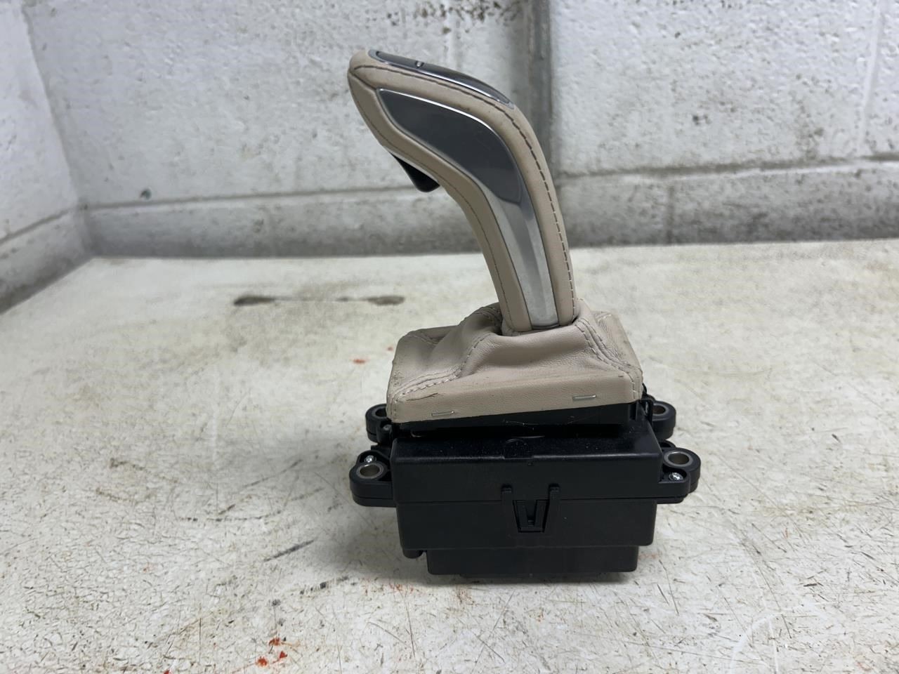 2022 MASERATI LEVANTE Automatic Transmission Shifter Electric Tan Leather OEM
