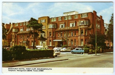 1970er Postkarte The Pinehurst Hotel West Cliff Bournemouth verschickt Oktober 1971