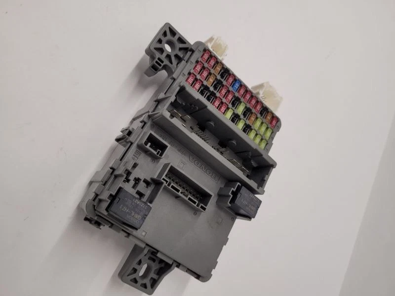 Módulo de control de carrocería Honda Civic 2016 2017 BCM US Market tablero izquierdo Foto 4 de 4