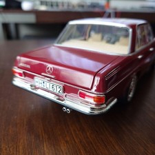 1/18 Norev Mercedes-Benz 280SE Wine Red