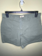 03-WRANGLER vintage WOMENS GREEN CARGO SHORTS SIZE 16. NEW