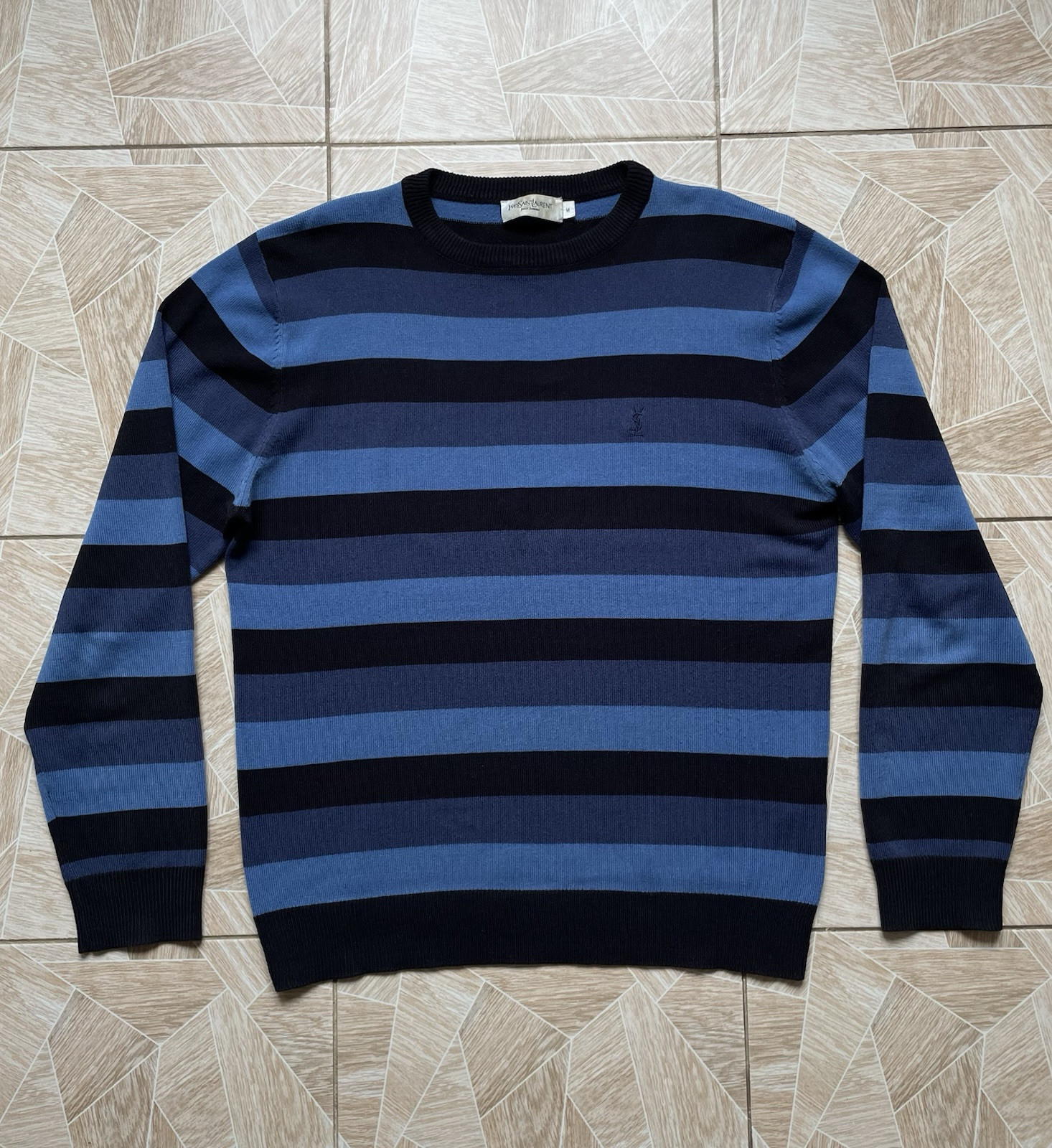 Italia vintage anni 90 Yves Saint Laurent YSL logo ricamato nero blu a righe M