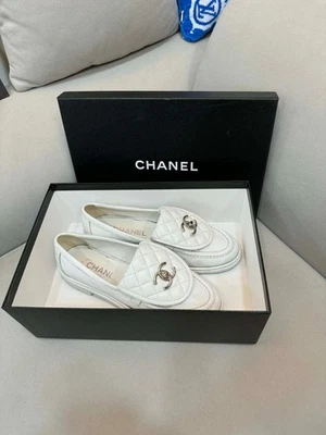 CHANEL Mocassins à boucle tournante matelassés 37 152380187 [U] - Photo 1/4