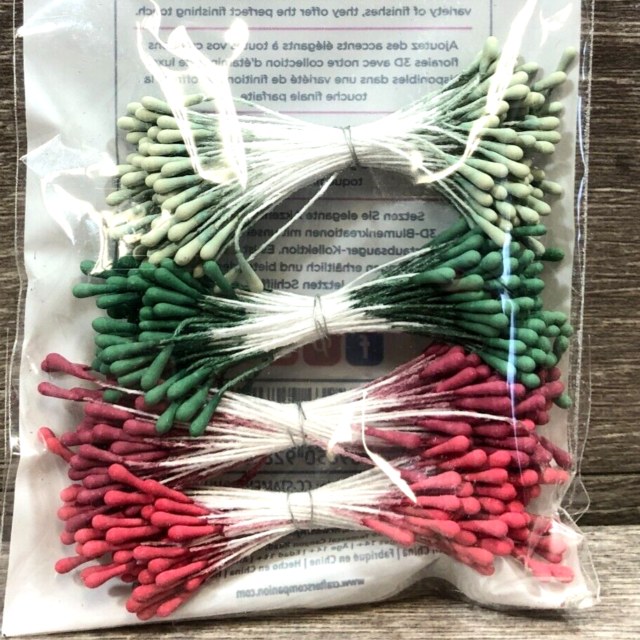 400 Piece Holiday Hues Flower Stamens Green Red