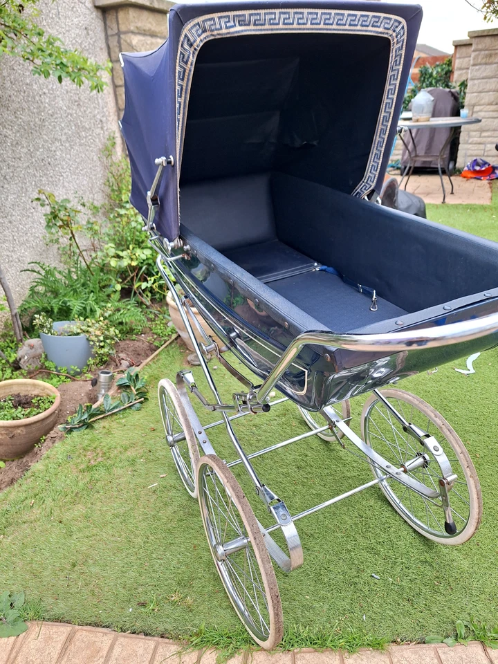 coach built Marmet Imperial pram. - Image 3 of 4
