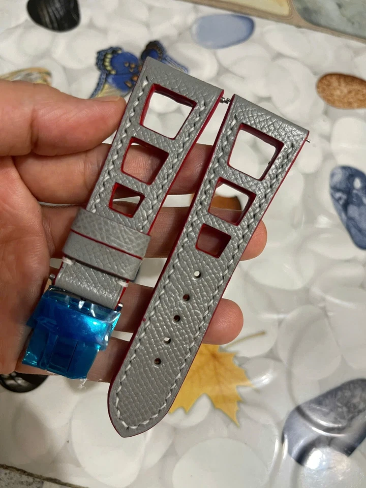 Correa de reloj acolchada de cuero de becerro Epsom gris real genuino de 24 mm/20 mm Foto 4 de 4