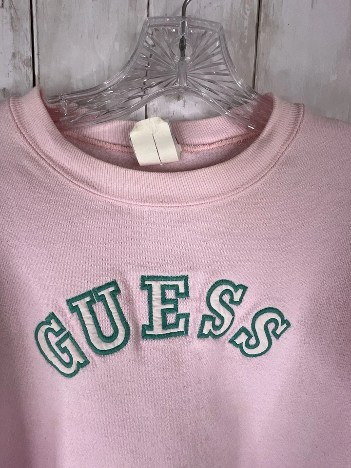 Sudadera De Colección Guess Spell Out Hecha en EE. UU. Manchas Imperfectas Medianas Rosa Años 80 Foto 2 de 4