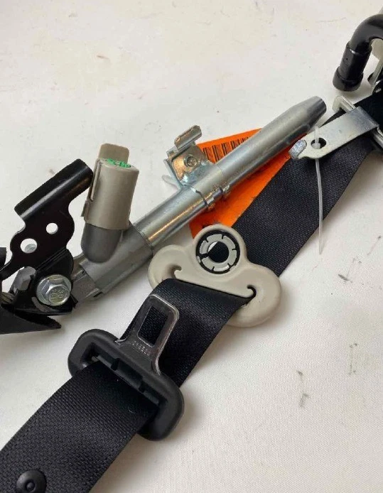 2014-2016 Mazda 3 Front Right Passenger Seat Belt Retractor Assembly Black "OEM" - Изображение 3 из 4