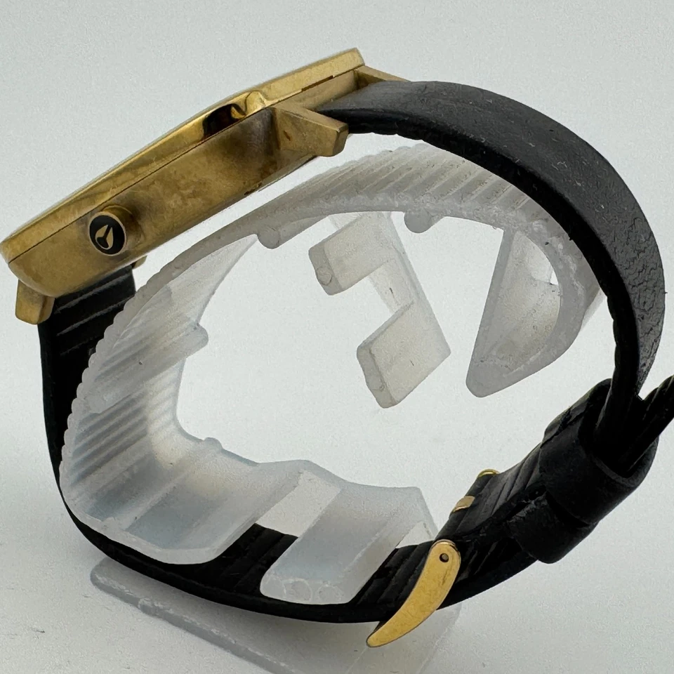 Nixon Quartz Watch the Ragnar 36 Women 50m Gold Tone Steel Square New Battery - Image 4 of 4