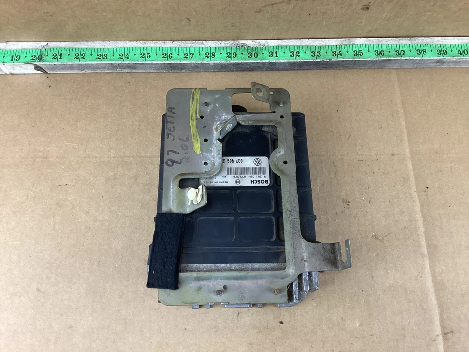 Módulo de control informático del motor Volkswagen Jetta 1996-1997 037906259J OEM Foto 4 de 4