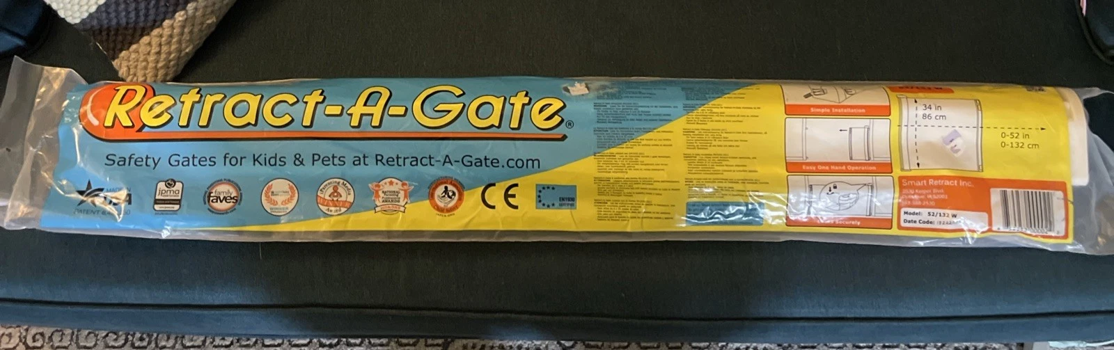 Baby Gate 52" Mesh Pet Gate Retractable white Safety Retract-a-Gate #52/132C
Opens in a new window o