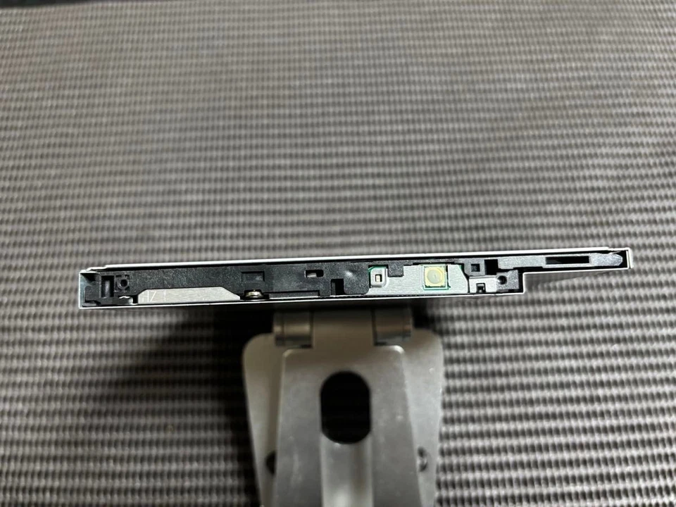 Hitachi LG BU40N 9.5mm SATA Slim Blu-ray Drive BDXL Compatible for Laptop - Image 3 of 3